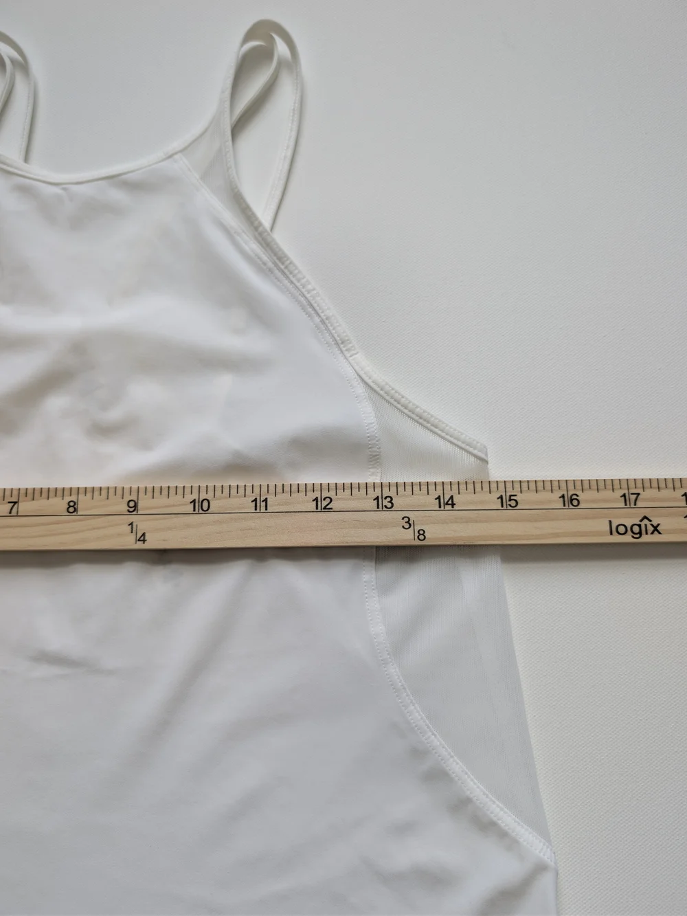 Lululemon White High Neck Racerback Workout Tank Top Women's Size 2 Athletic